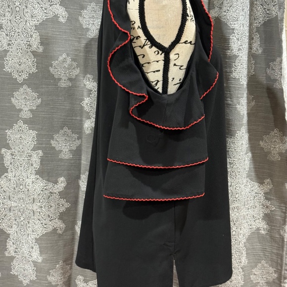 Vintage Hot Topic Umgee USA Black And Ruffled Red Lined Top Size Smal - Picture 2 of 5